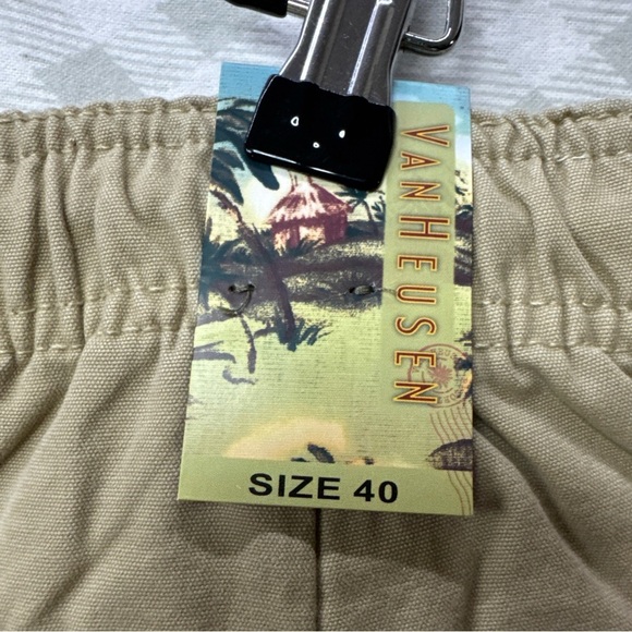 Van Heusen Resort Men’s Size 40 Beige Khaki Cargo Style Cotton Shorts NWT - Picture 4 of 9